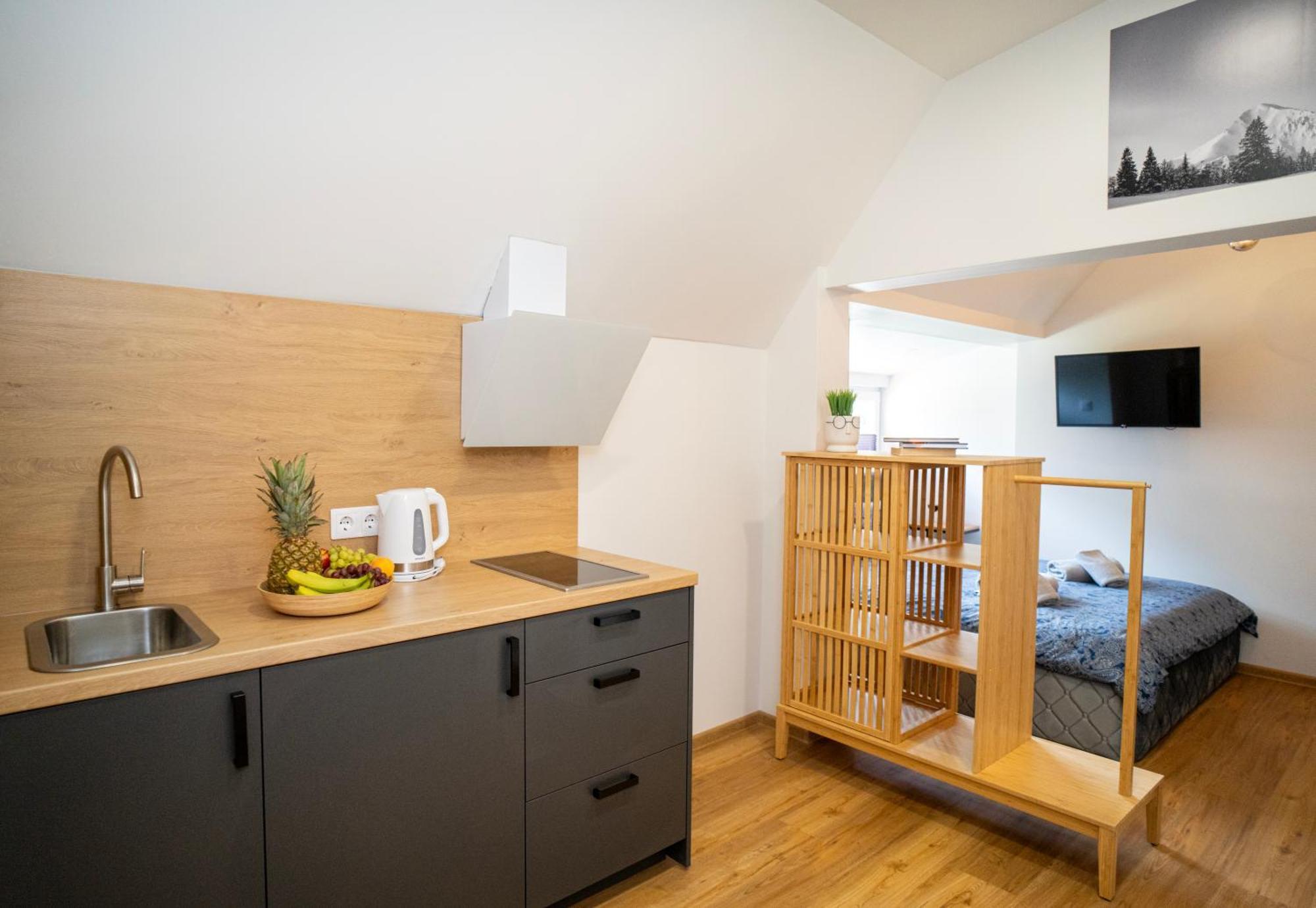 Fort63 Apartments Каунас Стая снимка