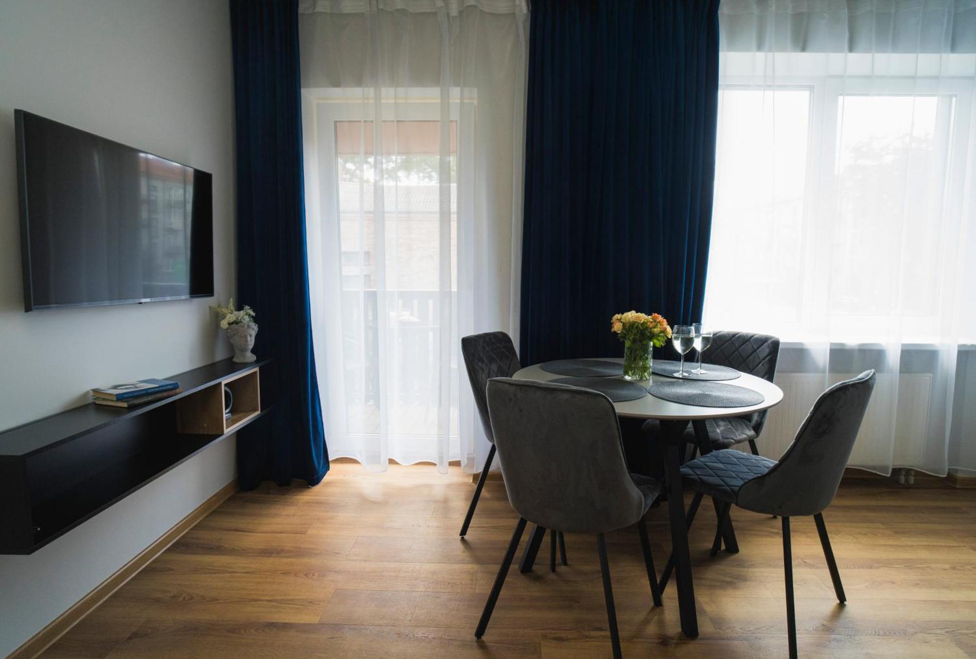 Fort63 Apartments Каунас Стая снимка