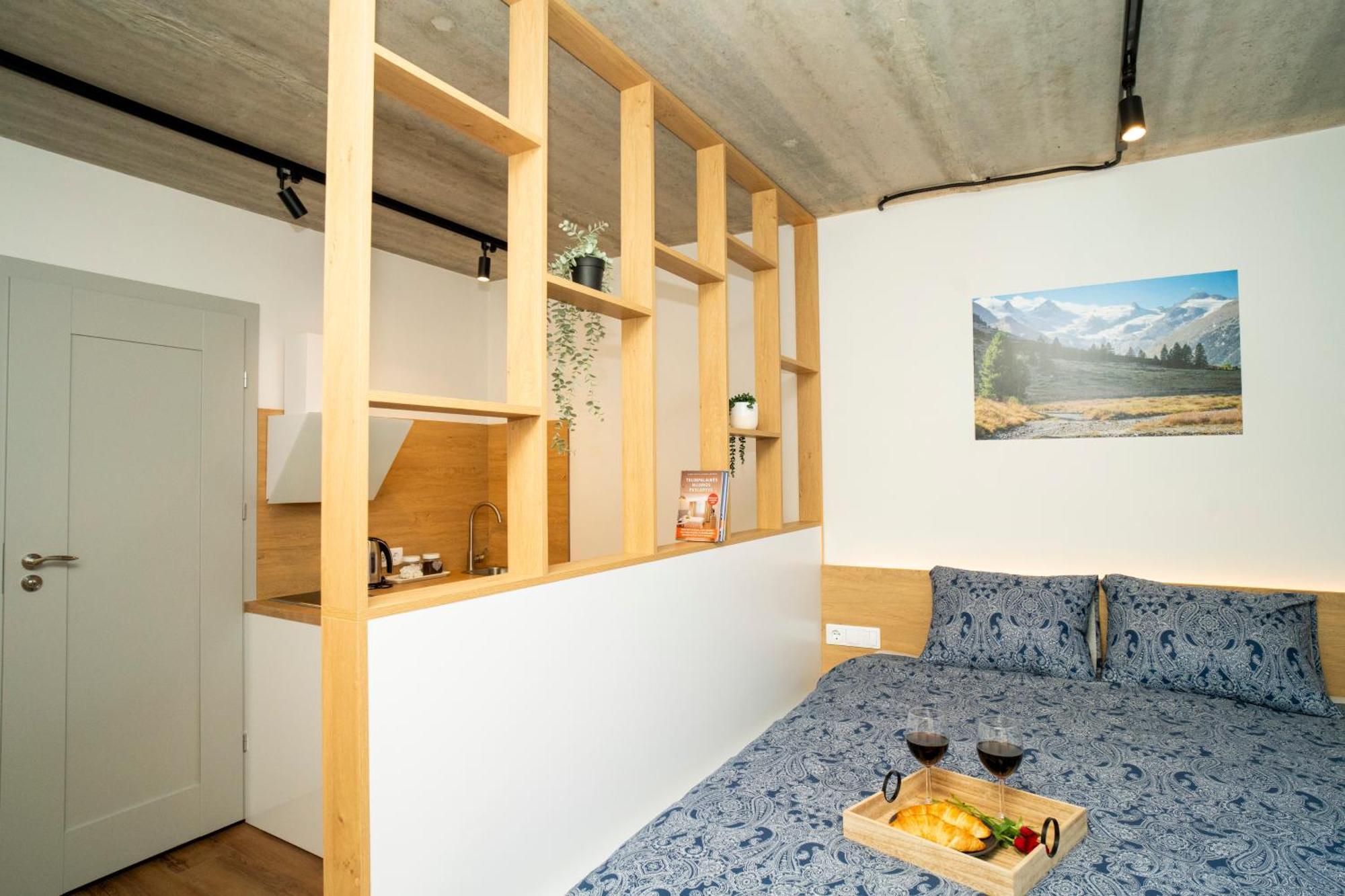 Fort63 Apartments Каунас Стая снимка