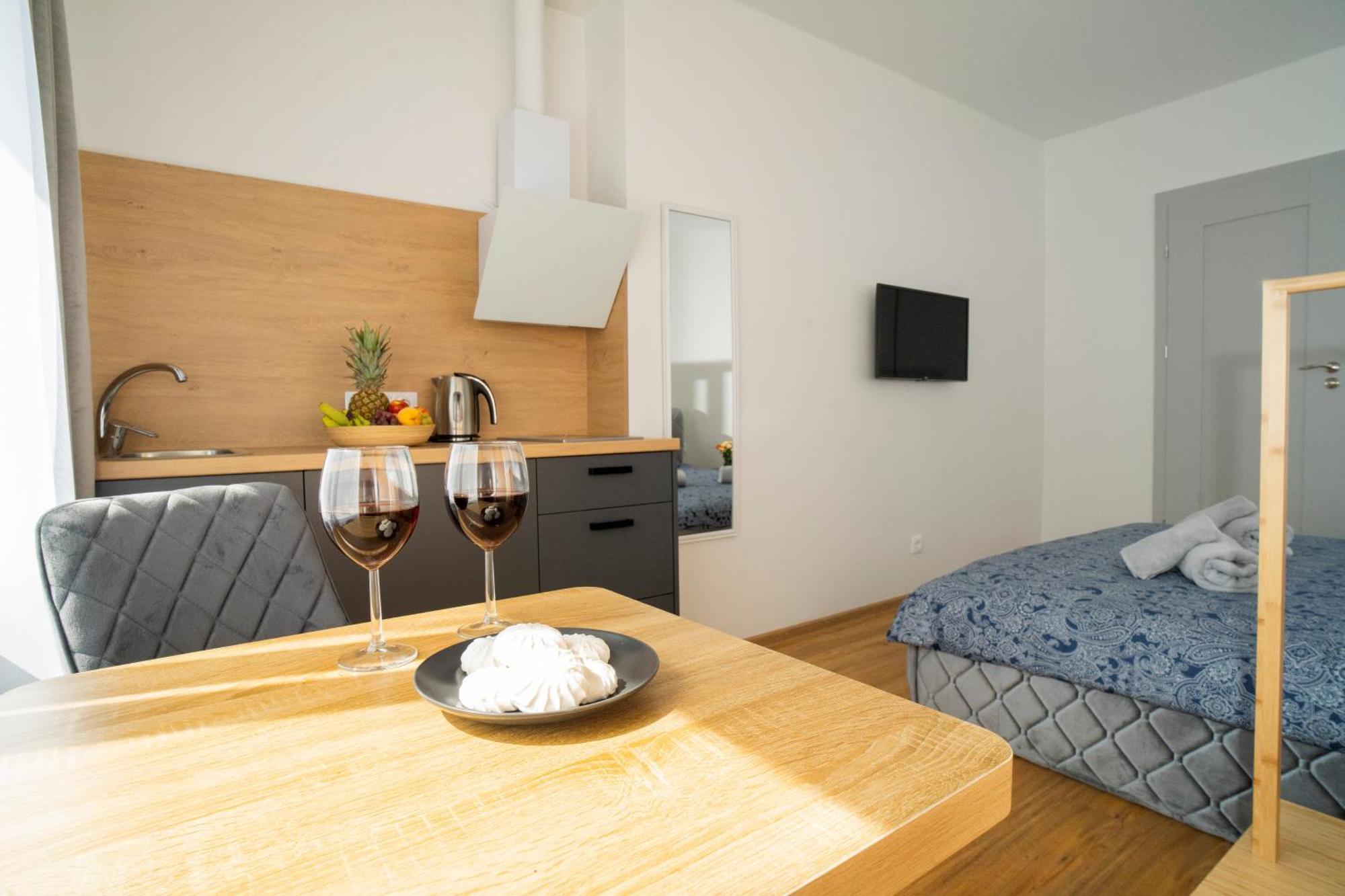 Fort63 Apartments Каунас Стая снимка