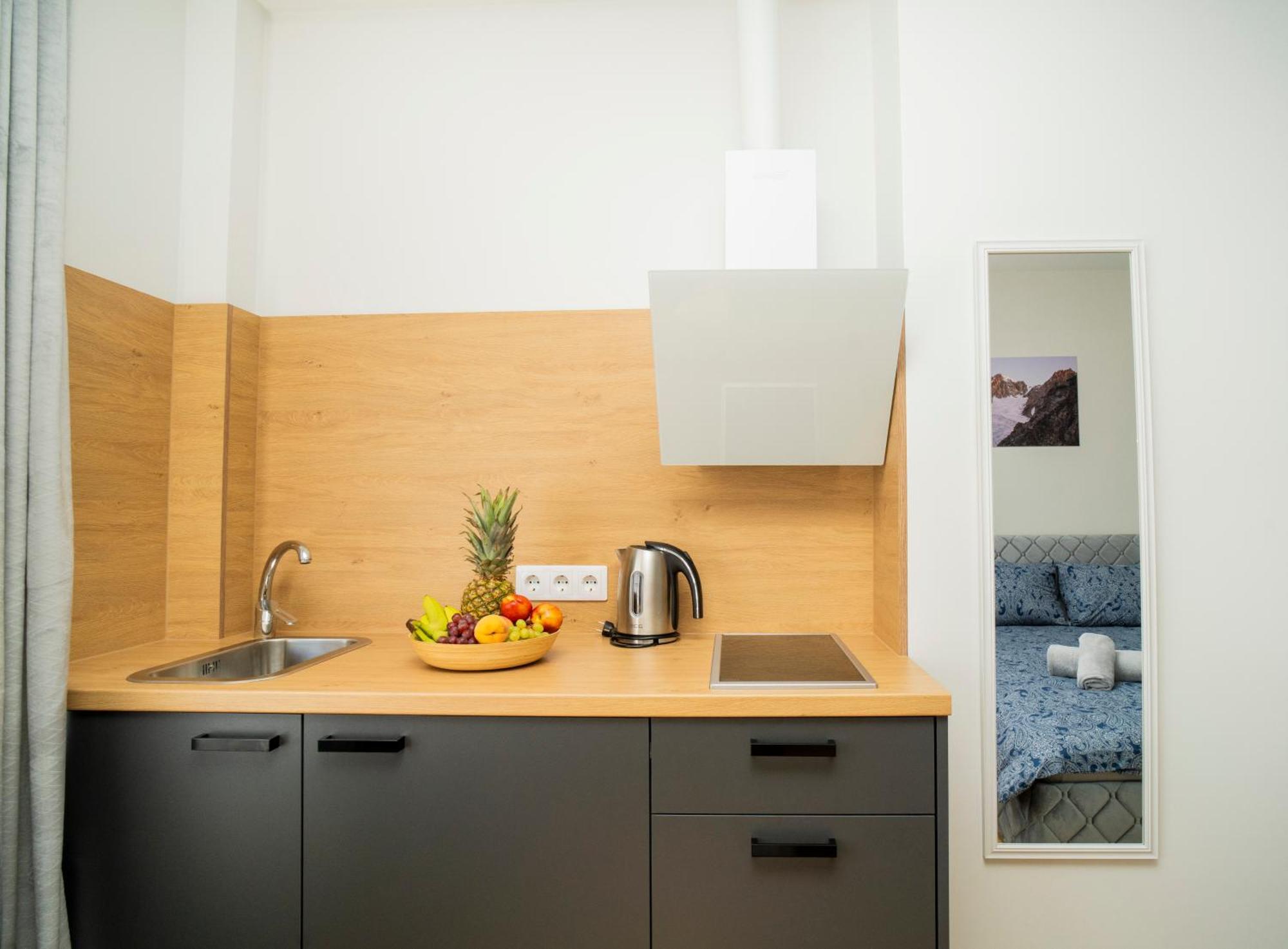 Fort63 Apartments Каунас Стая снимка