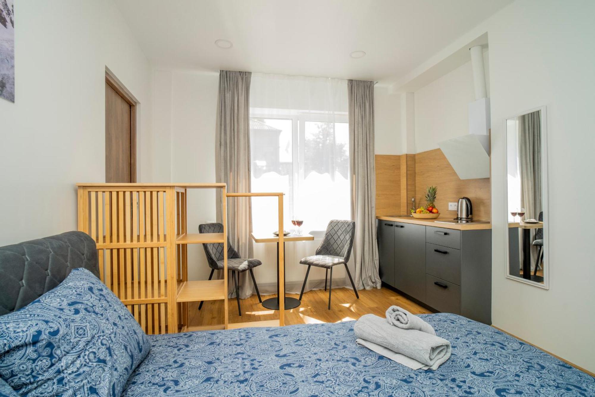 Fort63 Apartments Каунас Стая снимка