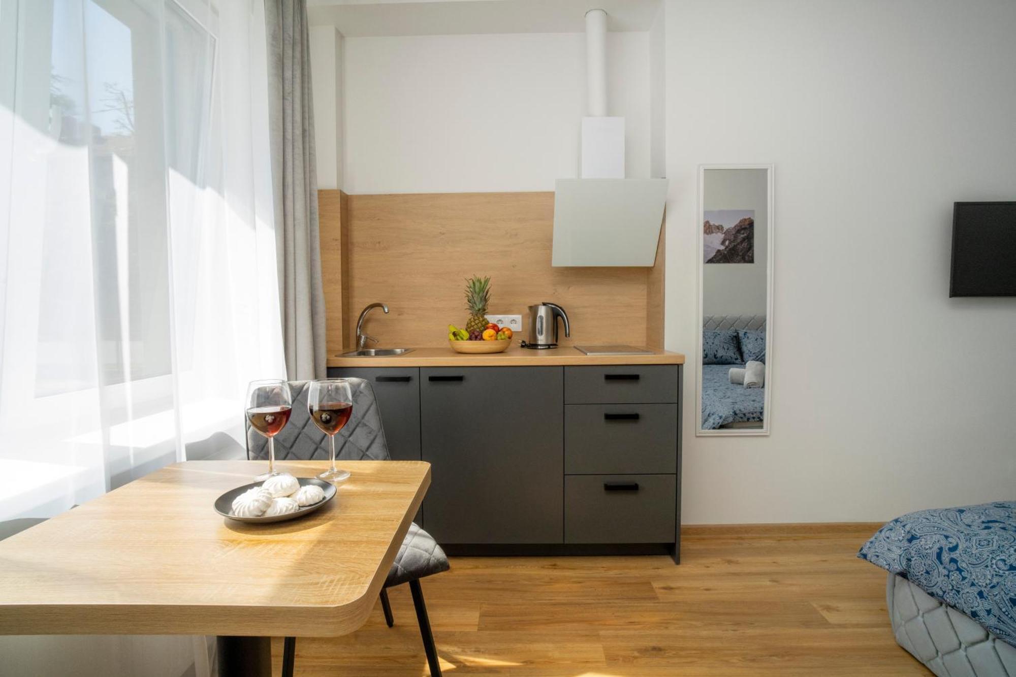 Fort63 Apartments Каунас Стая снимка